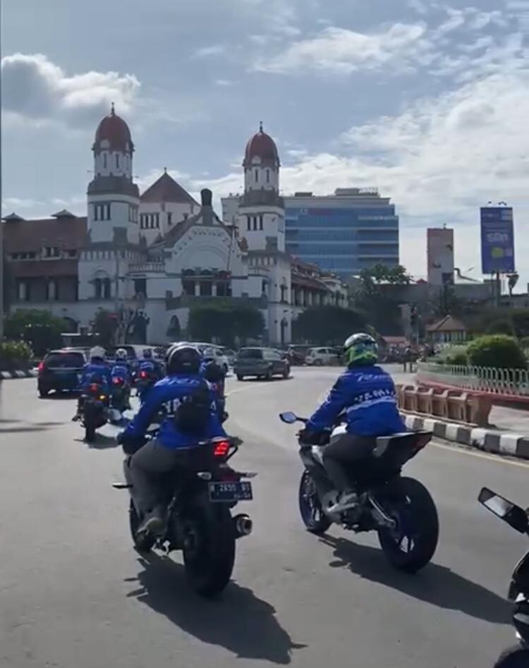 Semarak bLU cRU Fun Riding Road to Mandalika Kini Merambah Kota Semarang